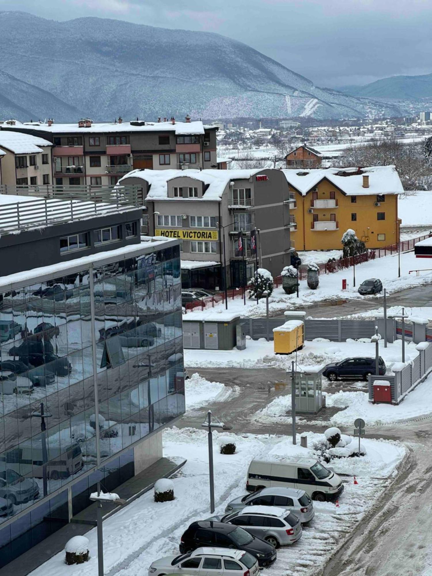 Hotel Victoria Lukavica Zewnętrze zdjęcie