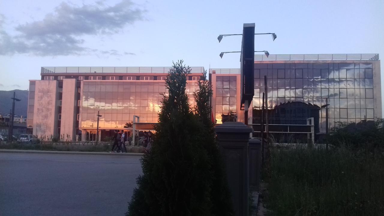 Hotel Victoria Lukavica Zewnętrze zdjęcie