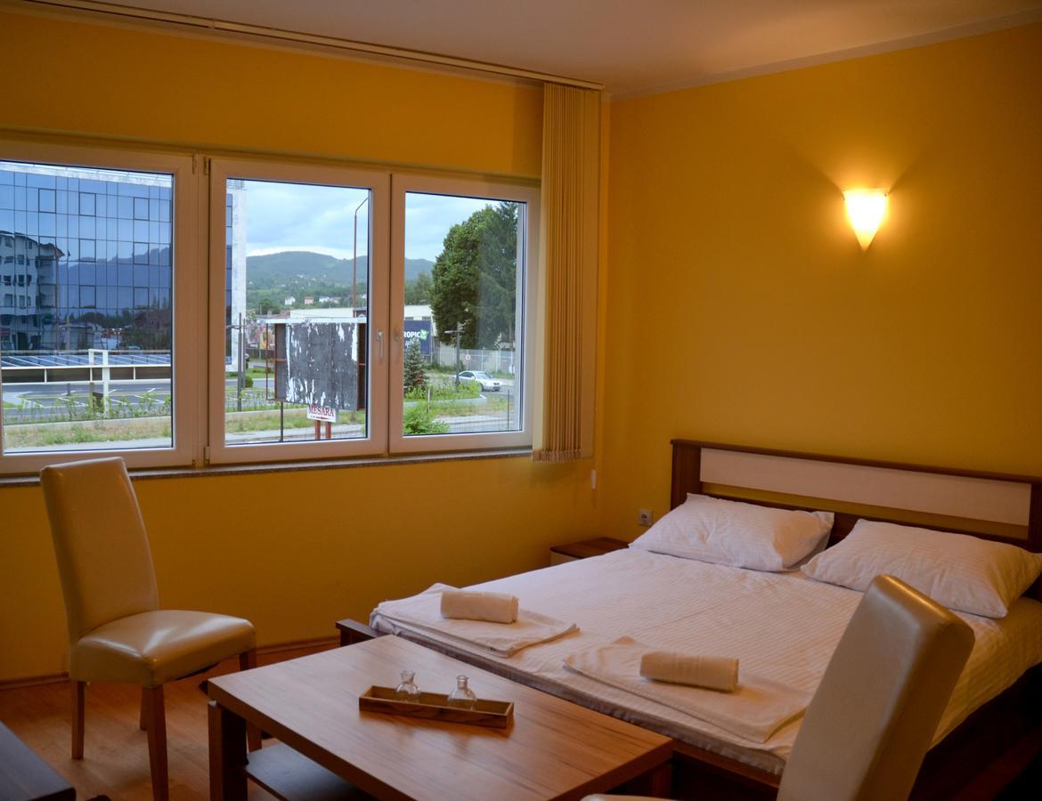 Hotel Victoria Lukavica Zewnętrze zdjęcie