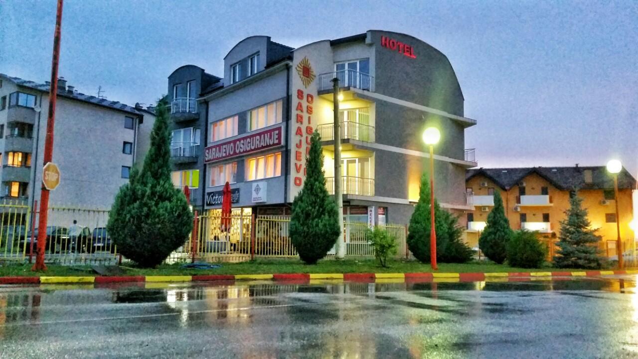 Hotel Victoria Lukavica Zewnętrze zdjęcie