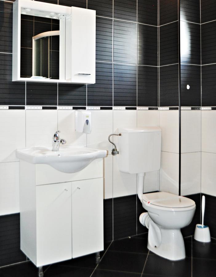 Hotel Victoria Lukavica Zewnętrze zdjęcie
