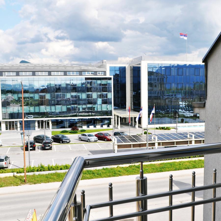 Hotel Victoria Lukavica Zewnętrze zdjęcie
